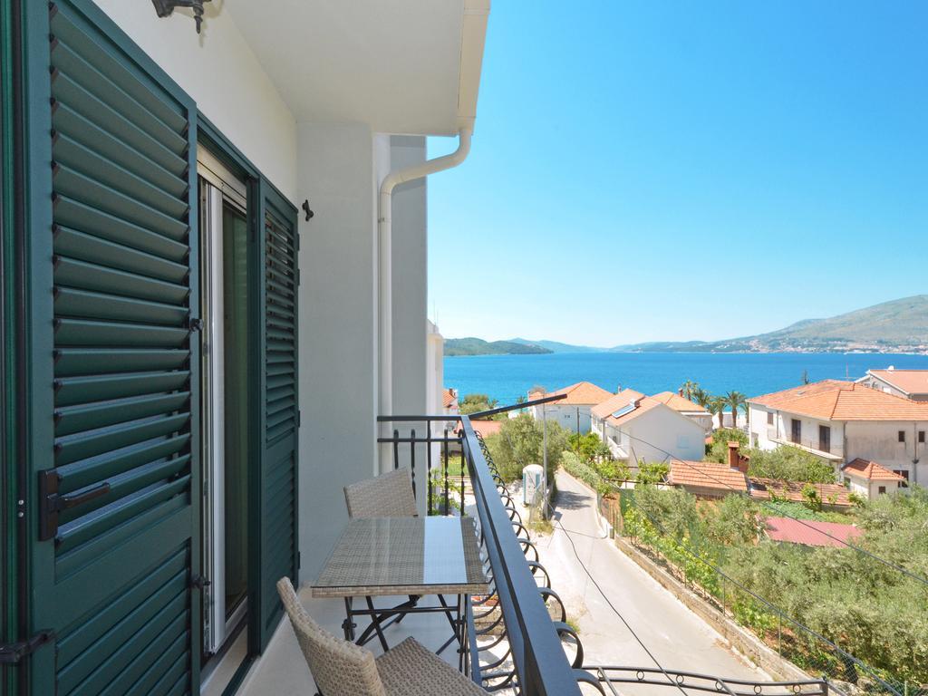 Apartment Vukadin Trogir Exterior photo